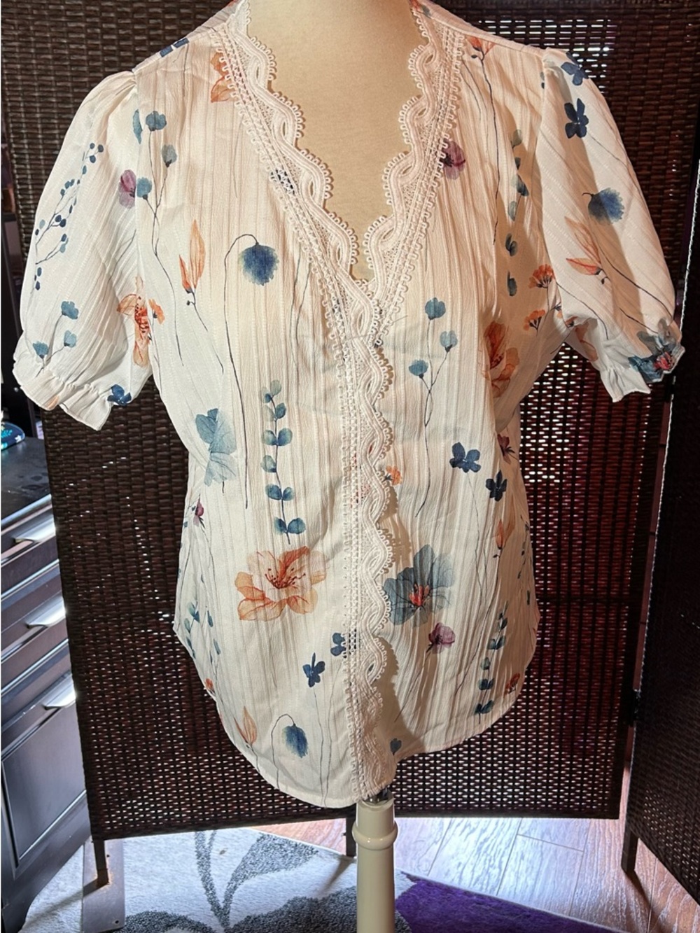 Women's Cream Floral Lace-Trim V-Neck Blouse
